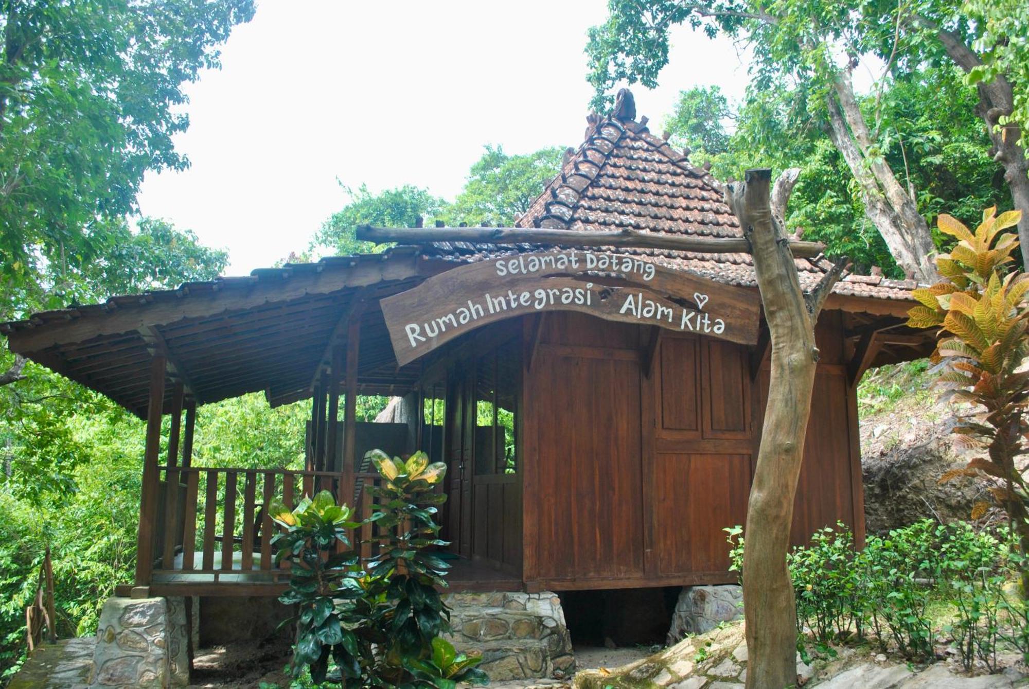 Alam Kita Hotel Karimunjawa Eksteriør billede
