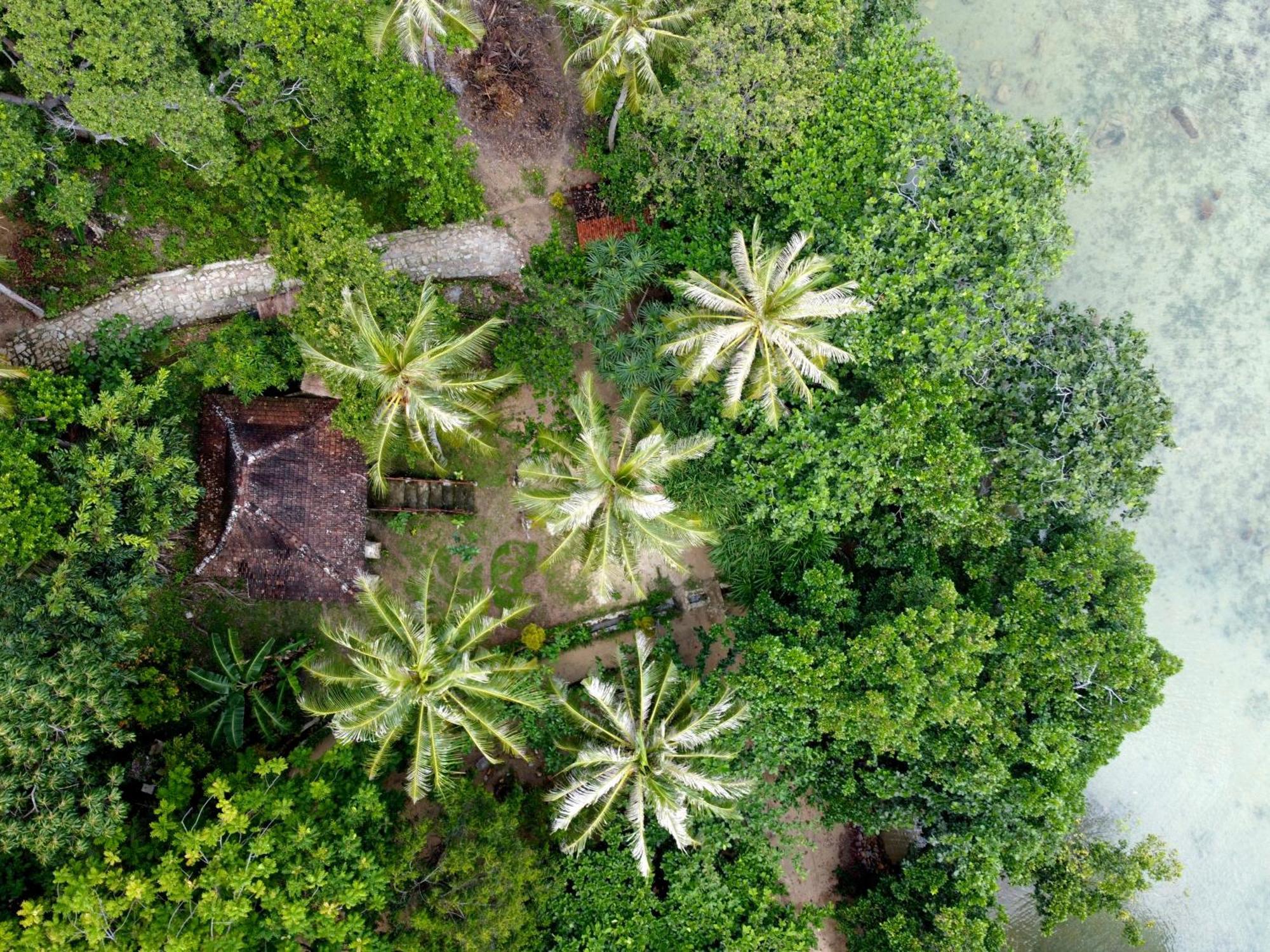 Alam Kita Hotel Karimunjawa Eksteriør billede